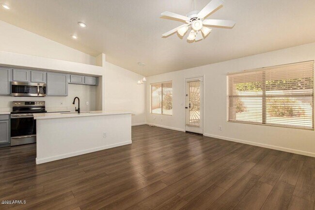 Building Photo - 6444 W Tonto Dr