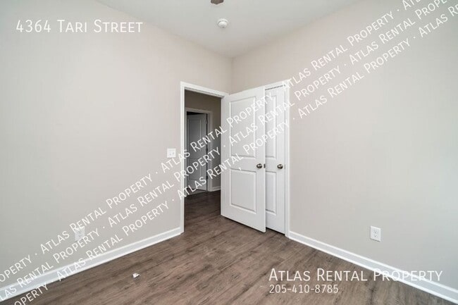 Building Photo - 4364 Tari St