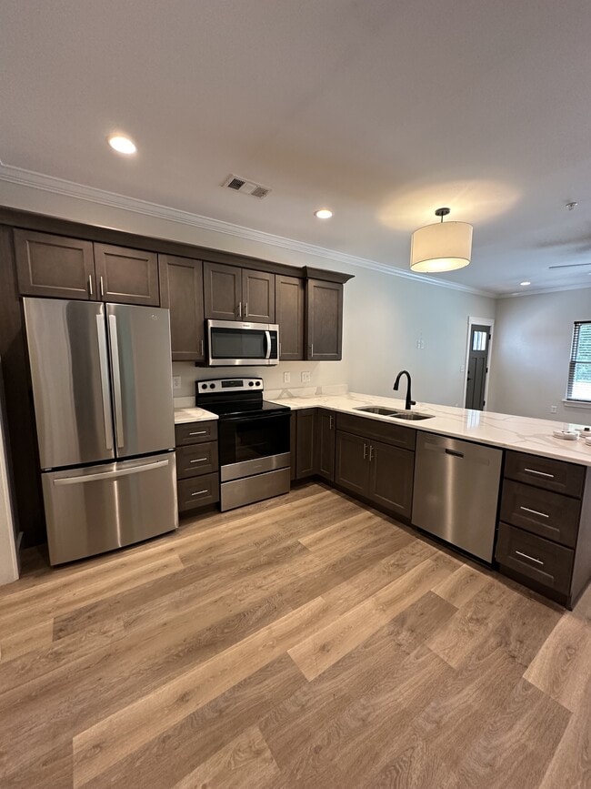 Building Photo - 249 N Carter St