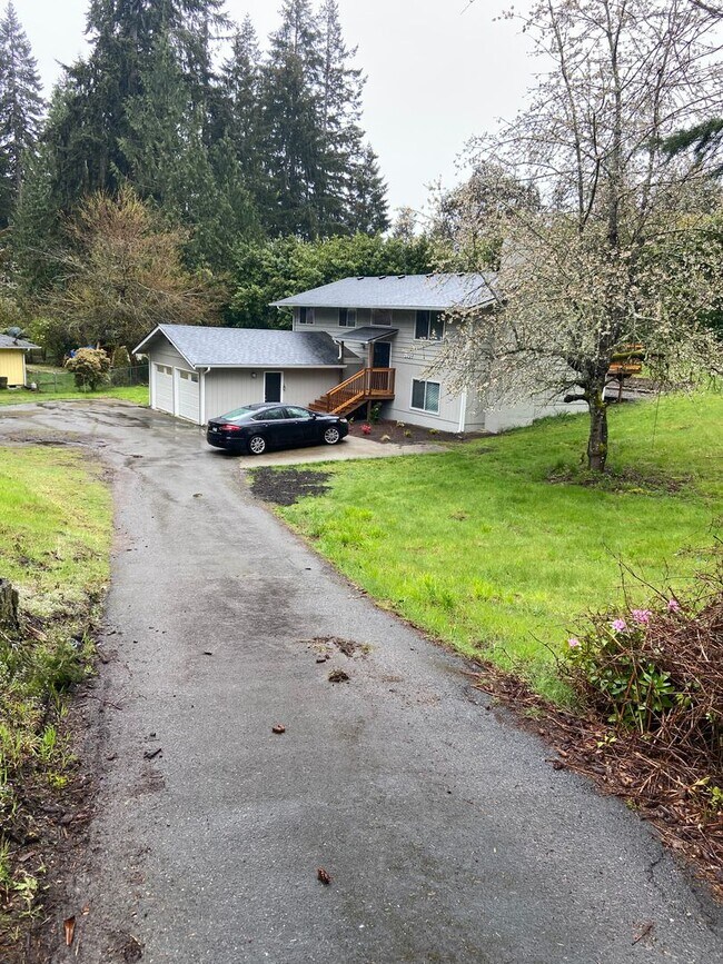 Building Photo - 4 Bedroom, 2.5 Bath 2 Car Garage, Brand Ne...