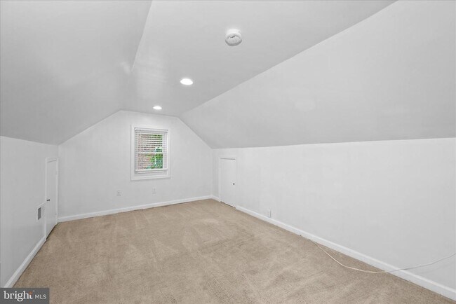 Building Photo - 801 Cox Ave