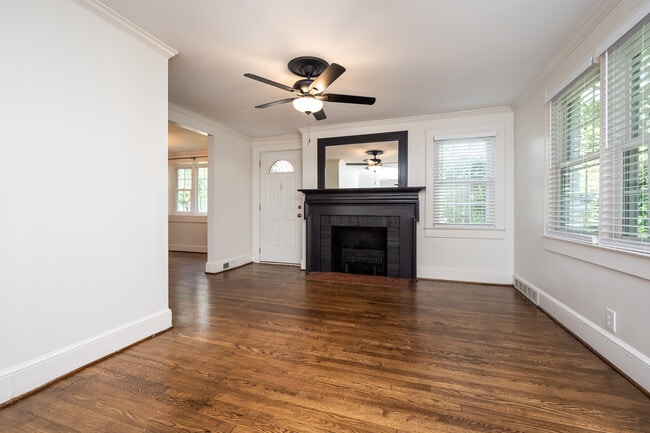 Building Photo - 114 Newman St