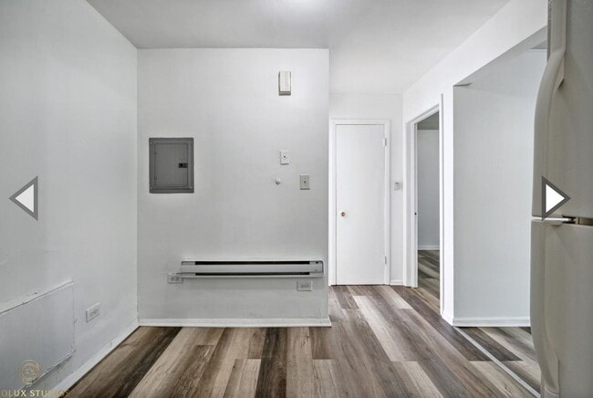 Building Photo - 1208 S 49th Ct