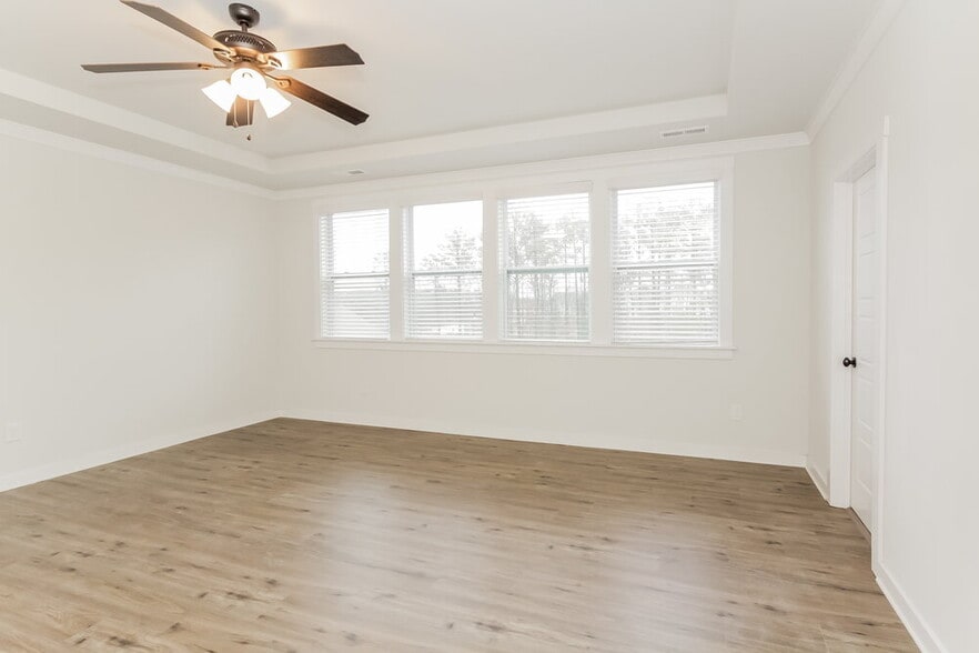 Building Photo - 952 Elderberry Ln