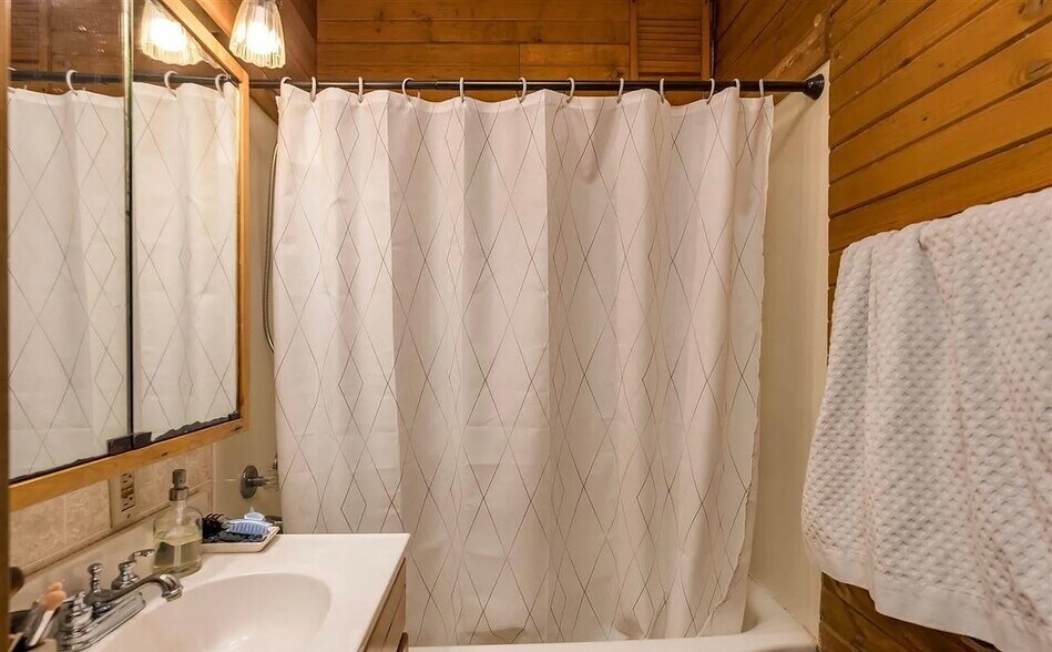 Bathroom - 220 State St