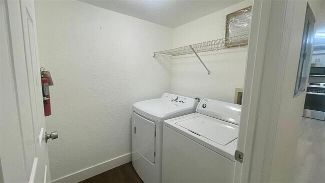 Building Photo - 826 Camargo Way