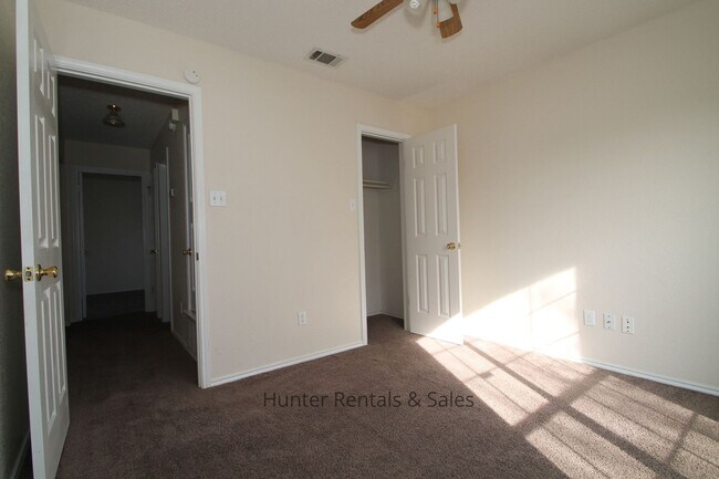 Building Photo - Southwest Killeen!