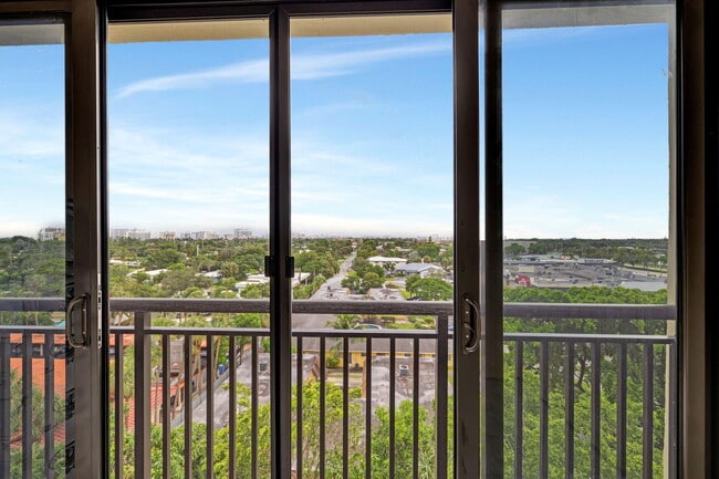 Building Photo - 2350 NE 14th Street Causeway