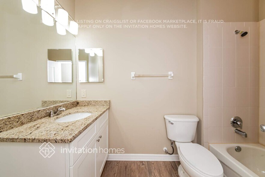 Building Photo - 5015 Lakehurst Ct