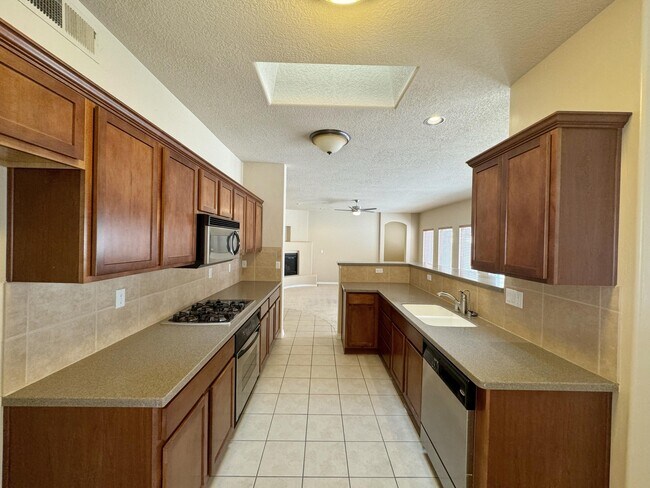 Building Photo - 4319 Summer Hill Ln NW