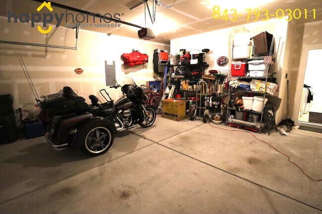 Building Photo - 350 Spectrum Rd