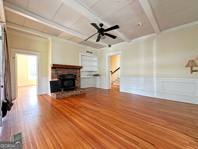 Building Photo - 1010 Oglethorpe Ave