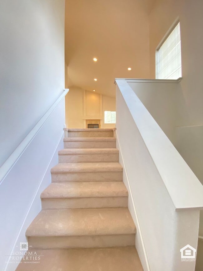 Building Photo - 4BD/3BA House in Agua Caliente!