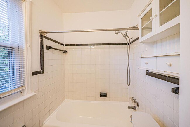 Building Photo - 8411 Potomac Ave