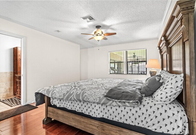 Building Photo - 8541 NW 51st Ct