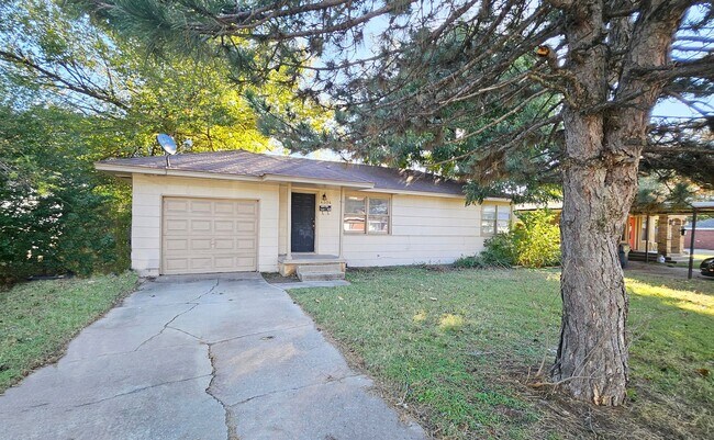 Primary Photo - Warr Acres- 3 Bed/1 Bath