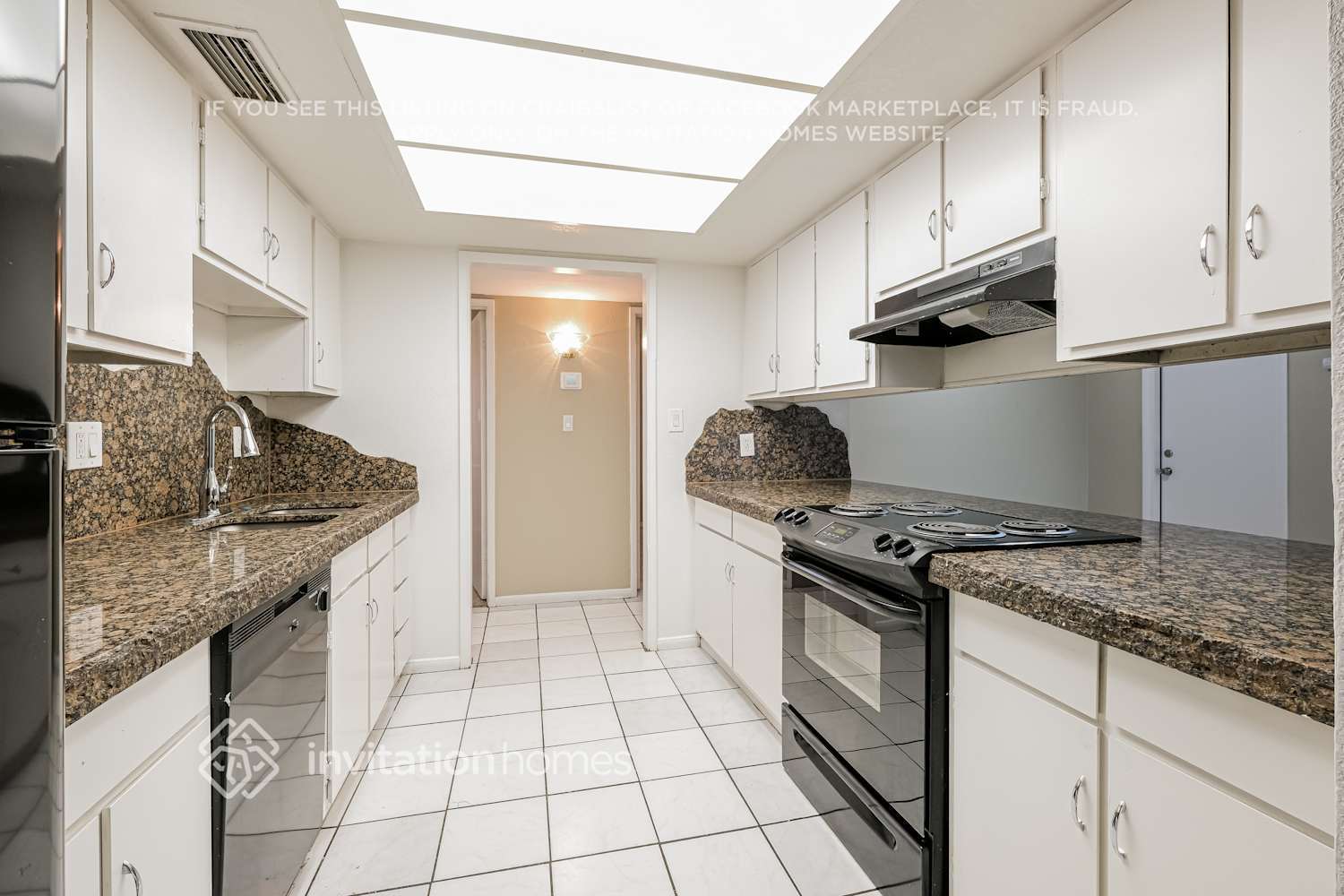 Building Photo - 7007 W Vernon Ave