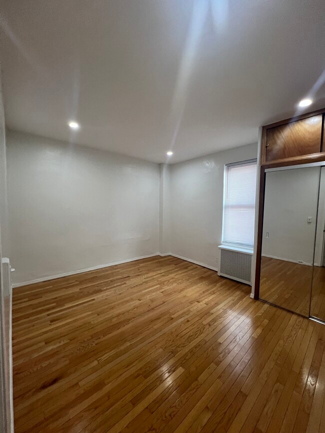 Building Photo - 1459 Arnow Ave