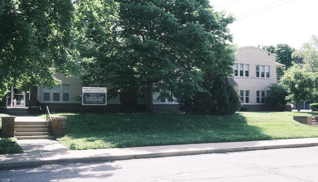 Beautiful mature trees in a charming neighborhood! - 4901 Washington Blvd