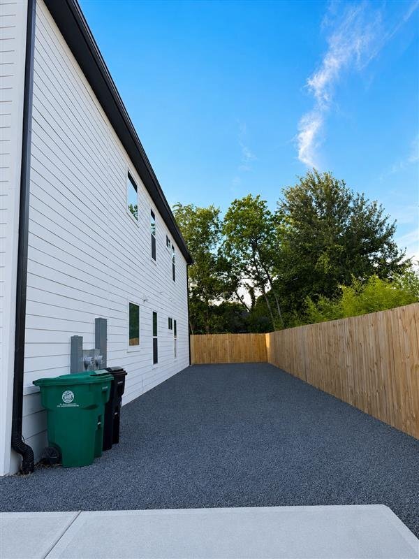 Building Photo - 3915 Tuam St