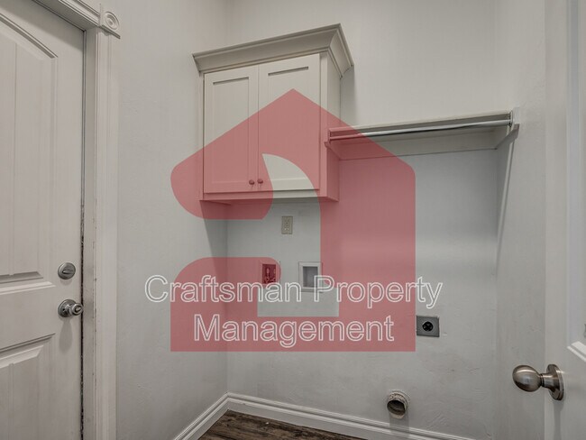 Building Photo - 3413 Huron Cir