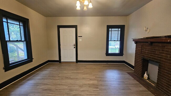 Building Photo - 52-56-56 Rowland Ave