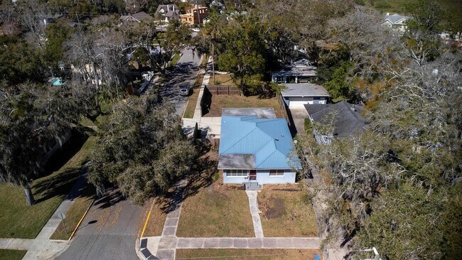Building Photo - 64 Fullerwood Dr