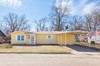 Building Photo - 1403 Stewart St