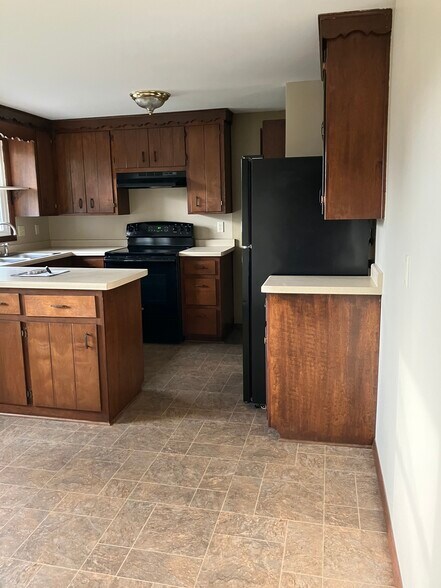 Building Photo - 1525 Commanche Ave