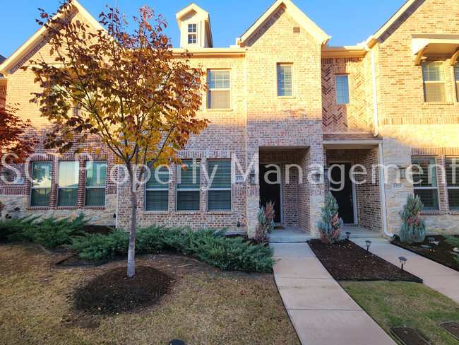 Primary Photo - Gorgeous townhome ready for move in