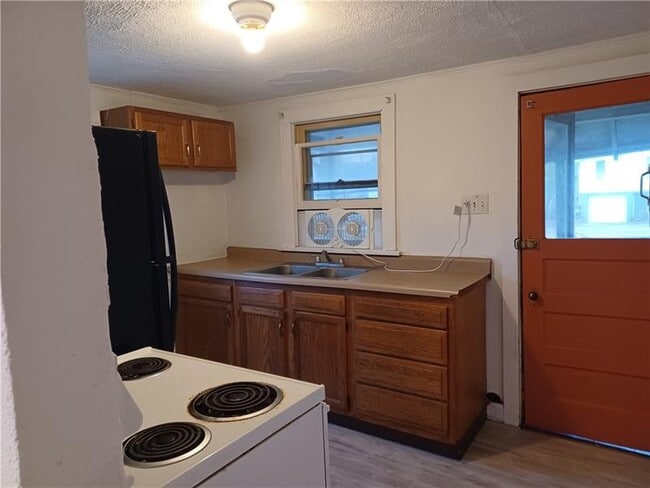 Building Photo - 73 Nokomis Dr