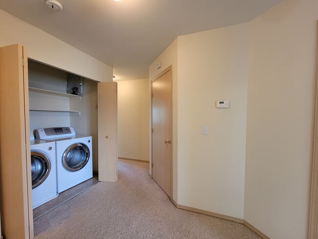 Building Photo - *DECEMBER SPECIAL* $500 OFF FIRST MONTHS RENT