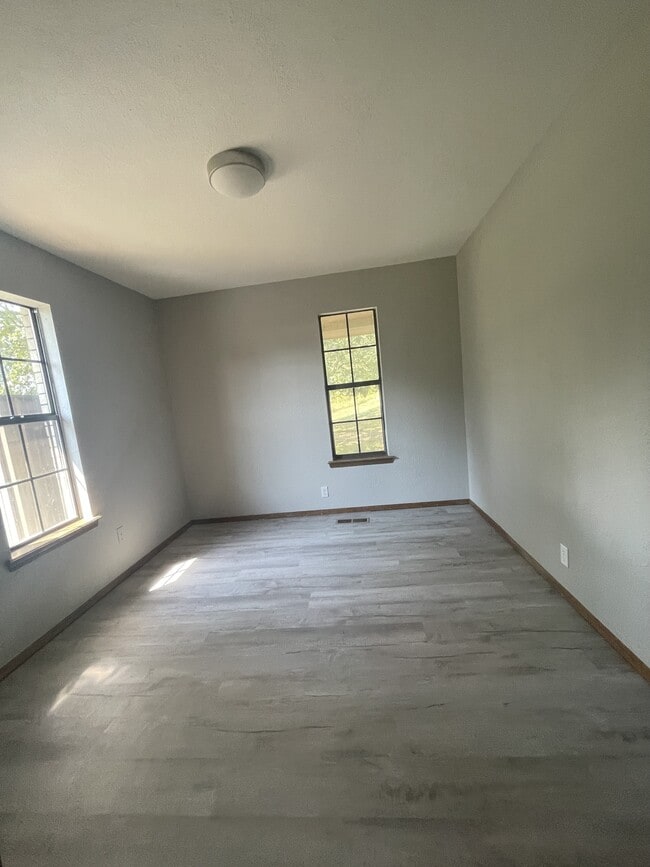 Building Photo - 1401 Folsom Blvd