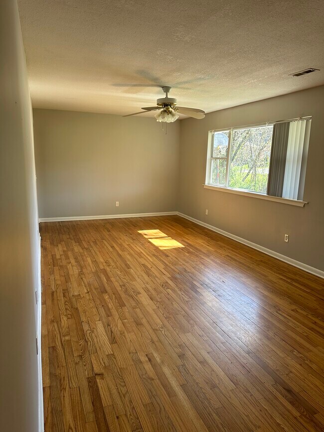 Building Photo - 5730 Old Dayton Pike