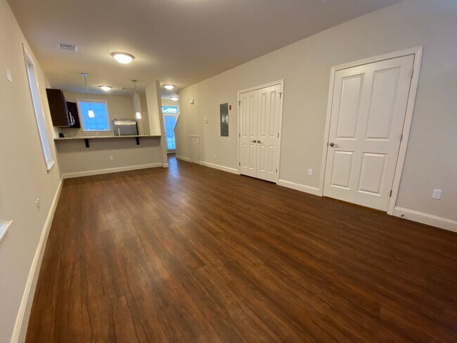 Building Photo - 251 Bayberry Cir