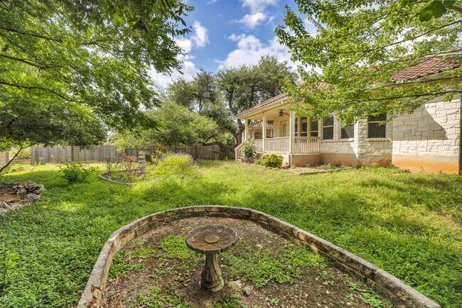 Building Photo - 15220 Interlachen Dr