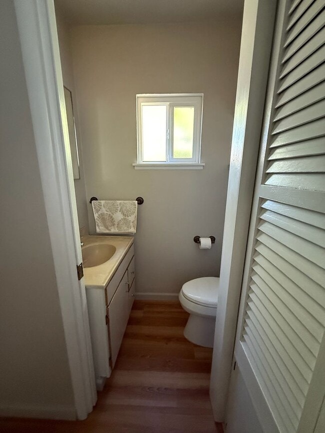 Building Photo - Spacious 3 bed 2 bathroom with 2 car garage