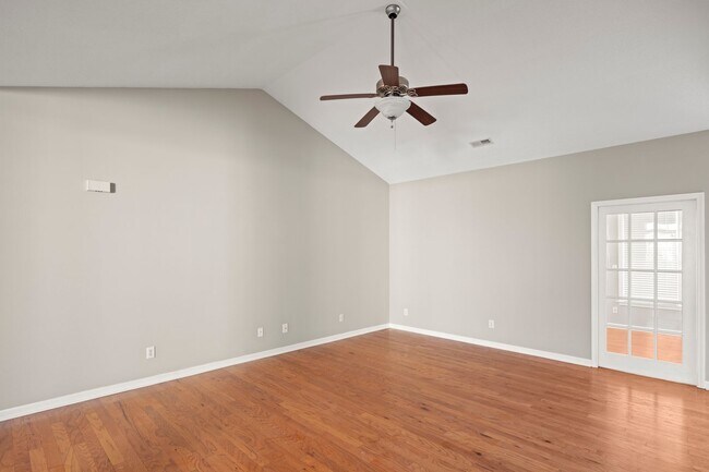 Building Photo - 8 Hadley Park Way