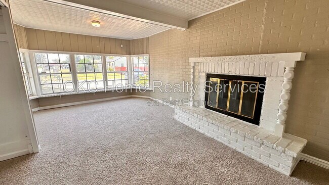 Building Photo - 4712 S Blackwelder Ave