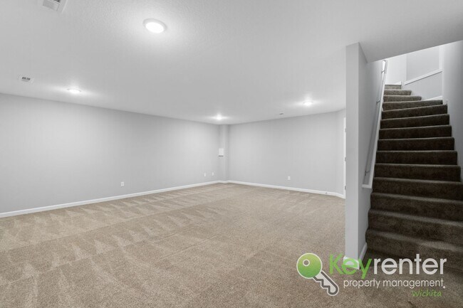 Building Photo - Newly Built 3 Bedroom Beauty: Lawn care and trash included!