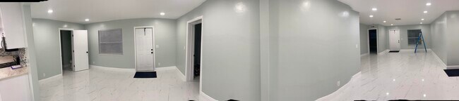 Building Photo - 4615 Melaleuca Ln