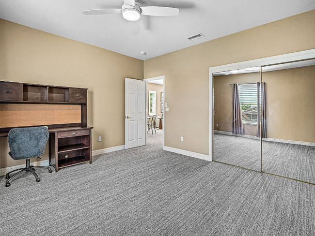 Building Photo - 1022 Gamay Dr