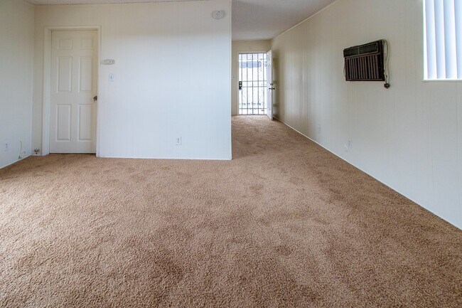 Building Photo - 4641 55th St