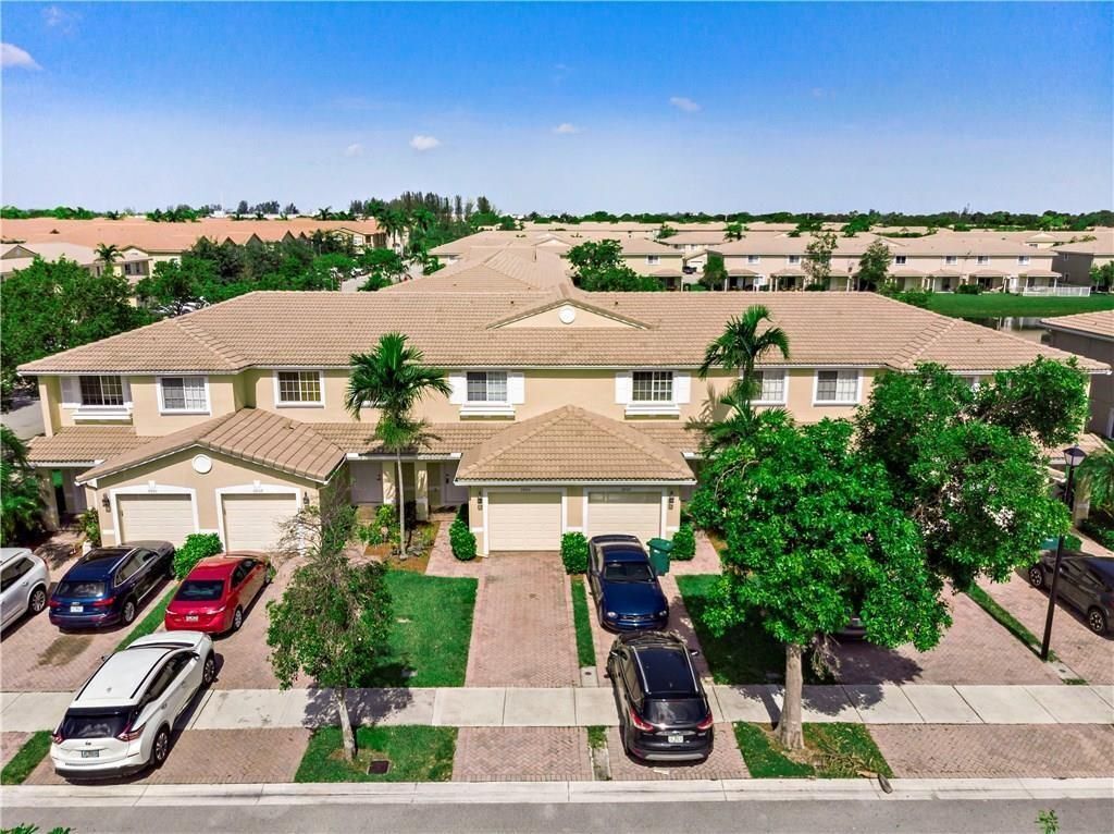 Building Photo - 5905 Abbey Rd