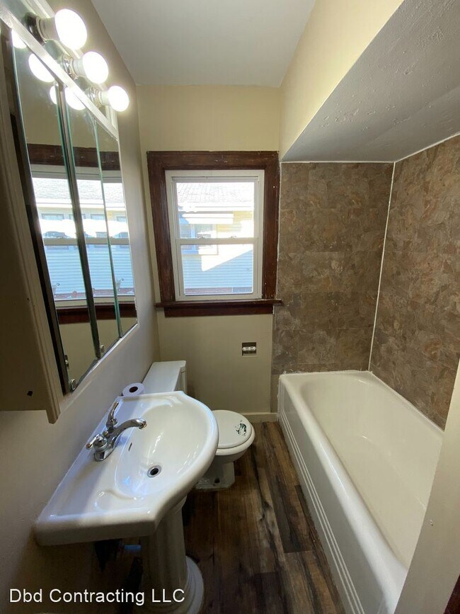 Building Photo - 3 br, 1 bath House - 1710 W Spring St