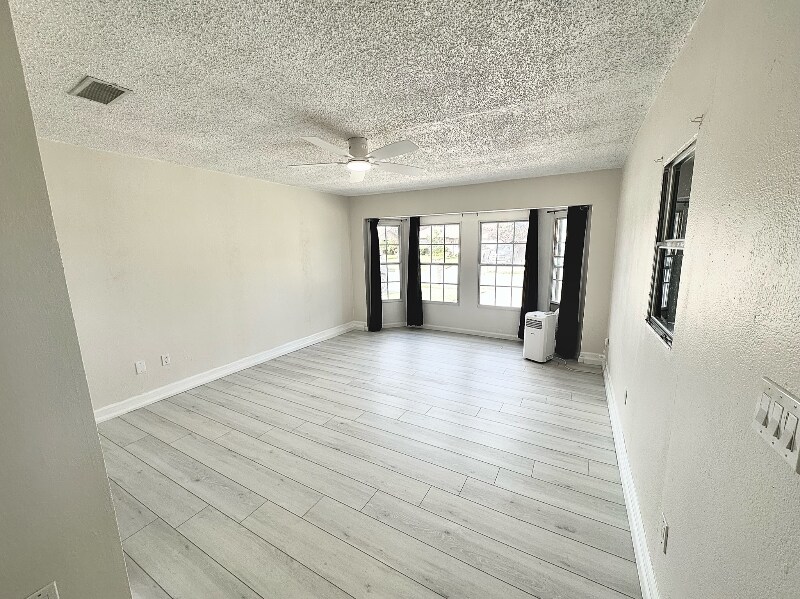 Building Photo - 1706 Whitney Dr