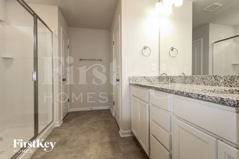 Building Photo - 9 Wild Lily Dr