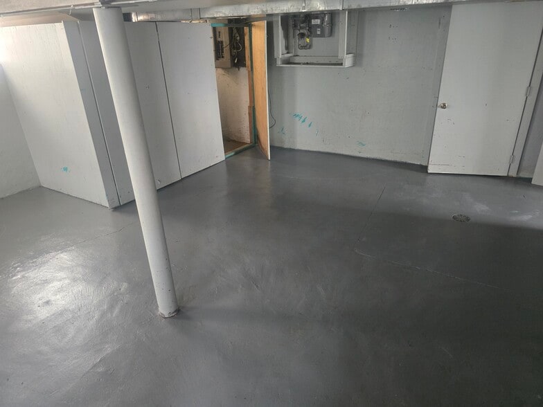 Building Photo - 4426 Schulte Dr