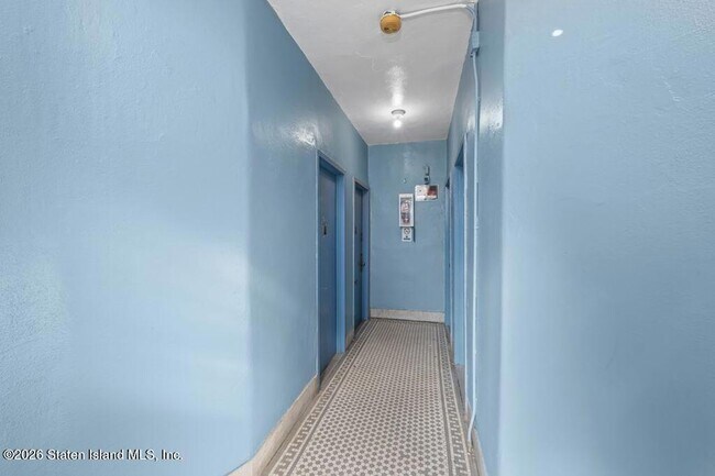 Building Photo - 37 Avon Pl