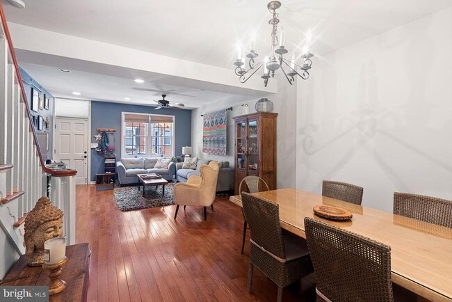 Building Photo - 213 Montrose St